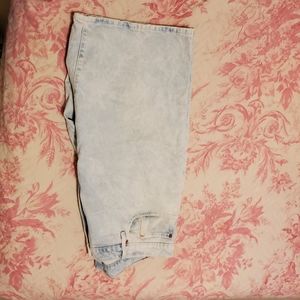 569 Men's Levi Shorts